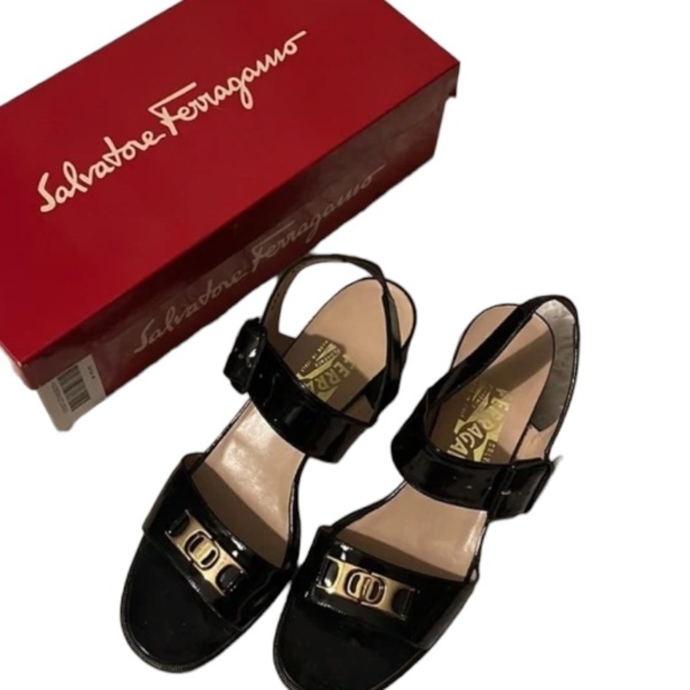 Vintage Salvatore Ferragamo Black Ankle Strap Sandals Sz 8.5B Gold Buckle